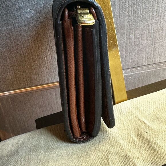 Authentic Louis Vuitton Porte Monnaie Monogram Wallet - Picture 11 of 14